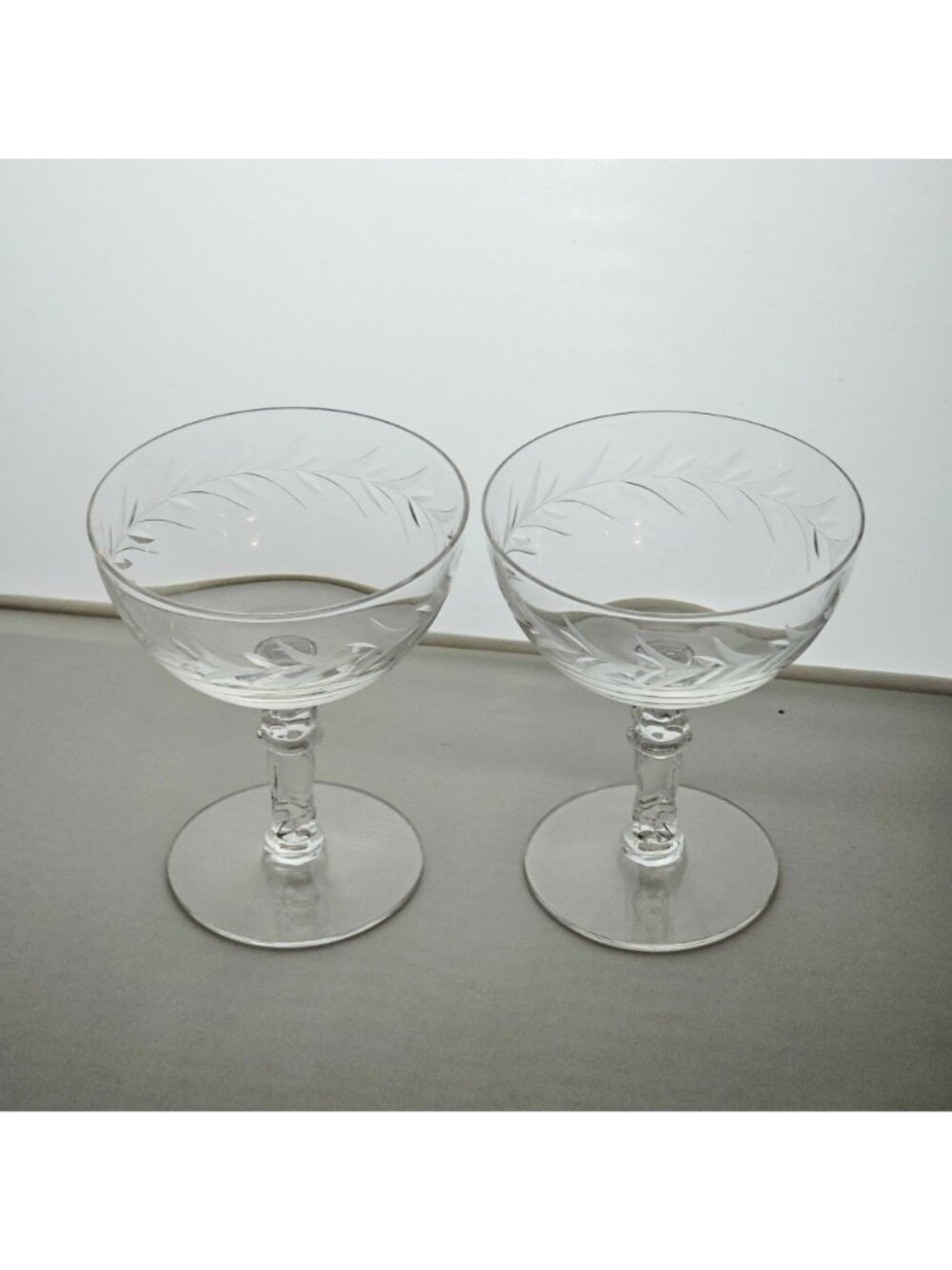 2 Fostoria Holly Champagne Coupes Glasses 4.5" sculpted stem etched cut glass - Picture 2 of 7